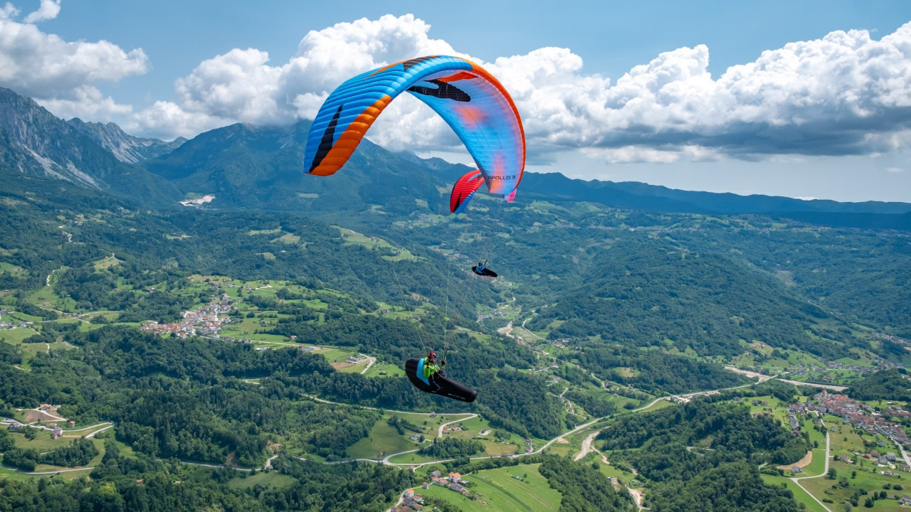 sky paragliders apollo 3 03.jpg