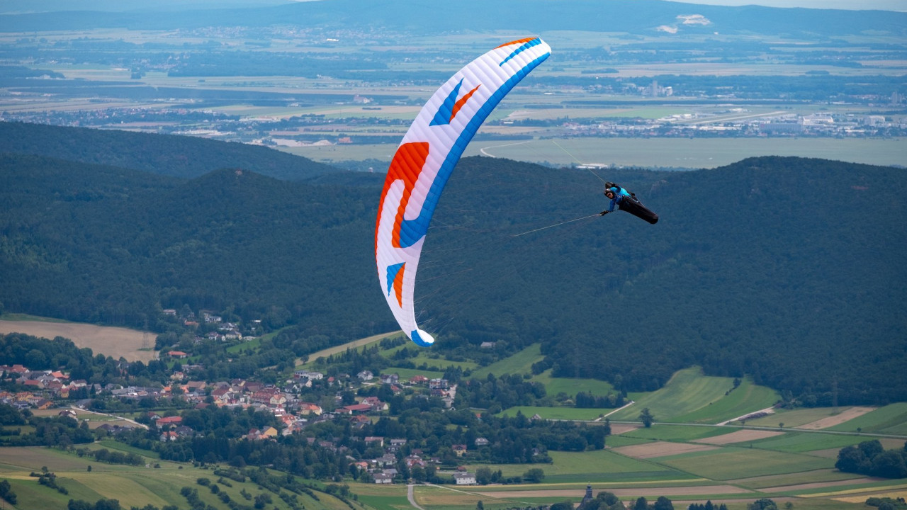 sky paragliders apollo 3 05.jpg